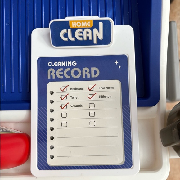 Little Helper Cleaning Cart with Working Vacuum, Broom, Scraper, Spray Cleaner - Picture 5 of 16